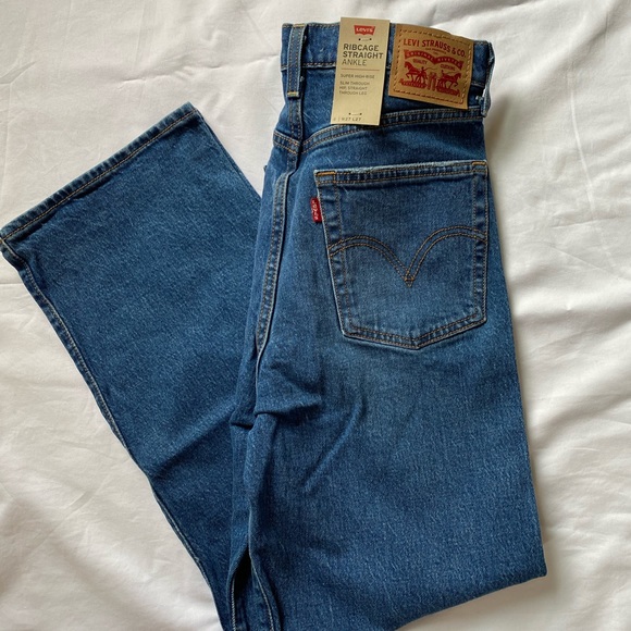NWT Levi’s Ribcage Straight Ankle Jeans - Picture 5 of 5